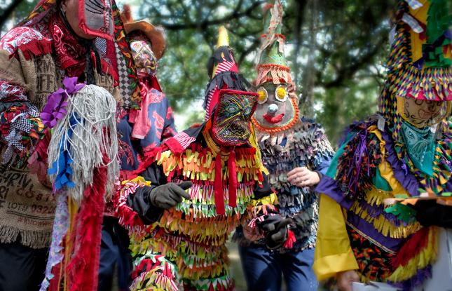 COURIR MARDI GRAS GRA SLIDE 2